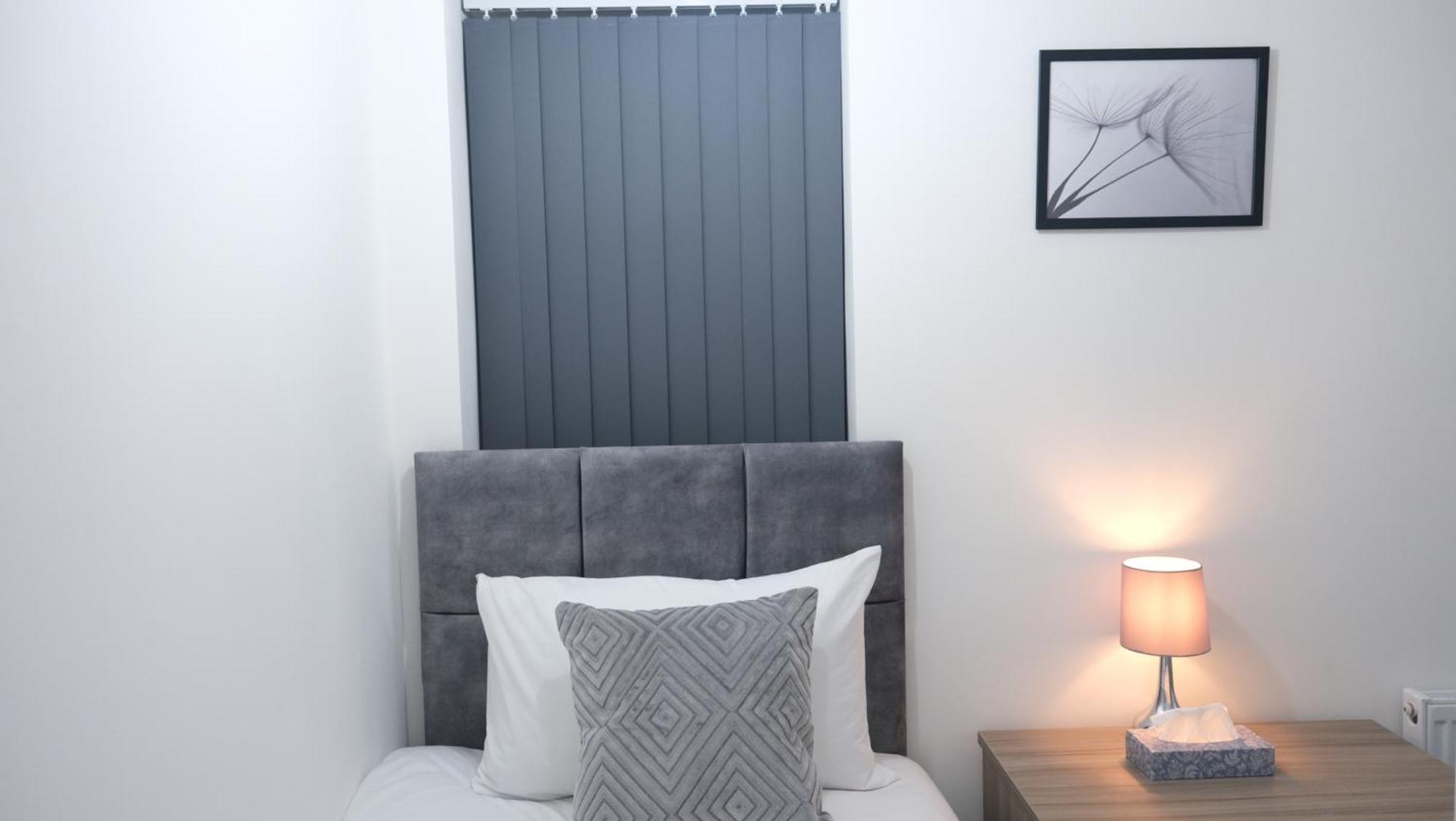 Modernized Three Bedroom House Near City Stadium, Attractions, City Centre - Sky N Netflix - Convenient Transport Manchester Dış mekan fotoğraf