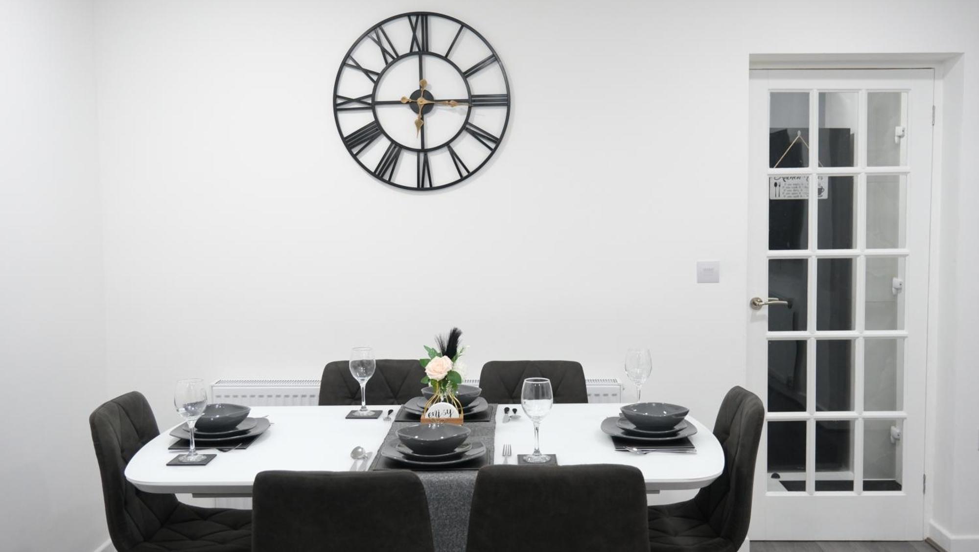 Modernized Three Bedroom House Near City Stadium, Attractions, City Centre - Sky N Netflix - Convenient Transport Manchester Dış mekan fotoğraf